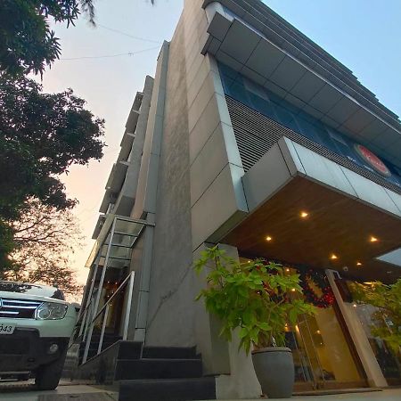 Hotel Samraj Mumbai Exteriör bild