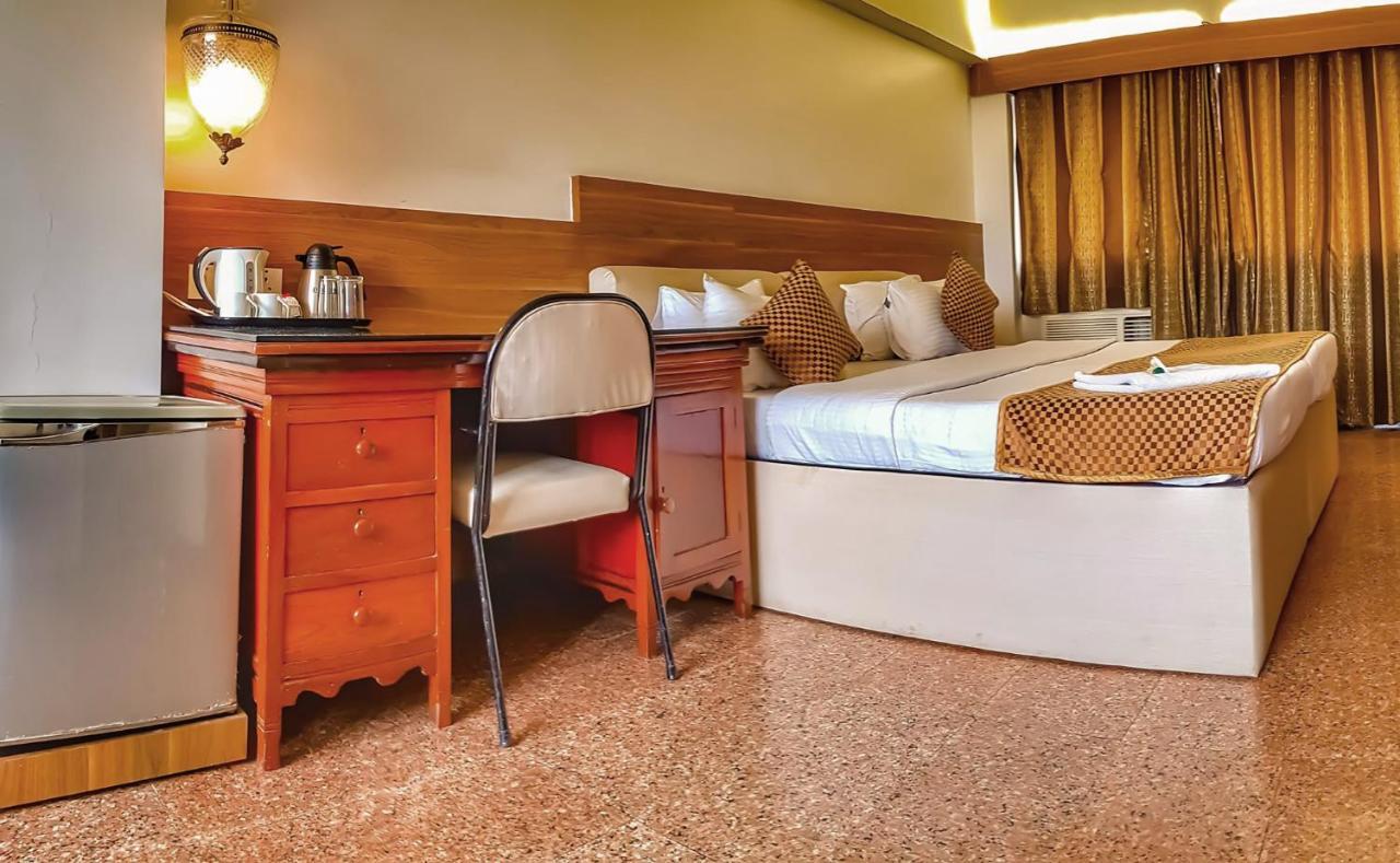 Hotel Samraj Mumbai Exteriör bild